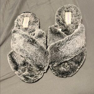 Cozy Gray Faux Fur Slippers